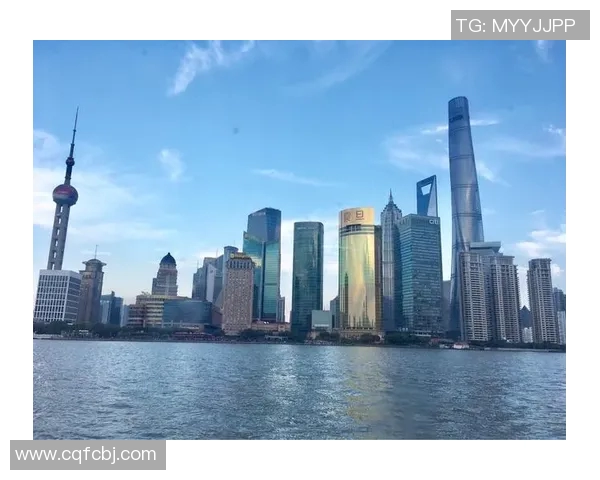 聚焦足球AMC球星的卓越表现与成长之路,解读他们的技战术特点与职业生涯 聚焦足球AMC球星的卓越表现与成长之路,解读他们的技战术特点与职业生涯