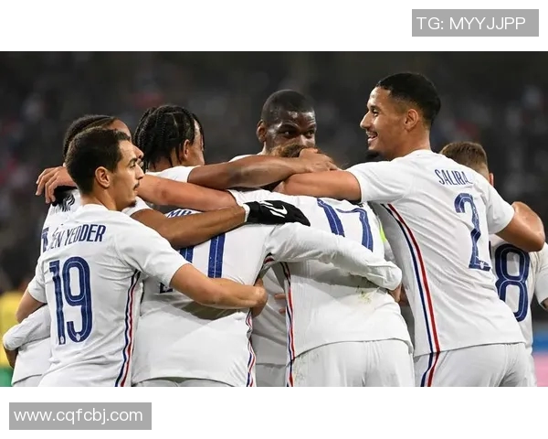 足球老将激情重现 友谊赛精彩回顾带你穿越时光重温经典瞬间 足球老将激情重现 友谊赛精彩回顾带你穿越时光重温经典瞬间