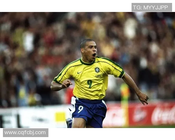 全球足球十大传奇球星排行榜谁是历史最伟大球员的争议与真相